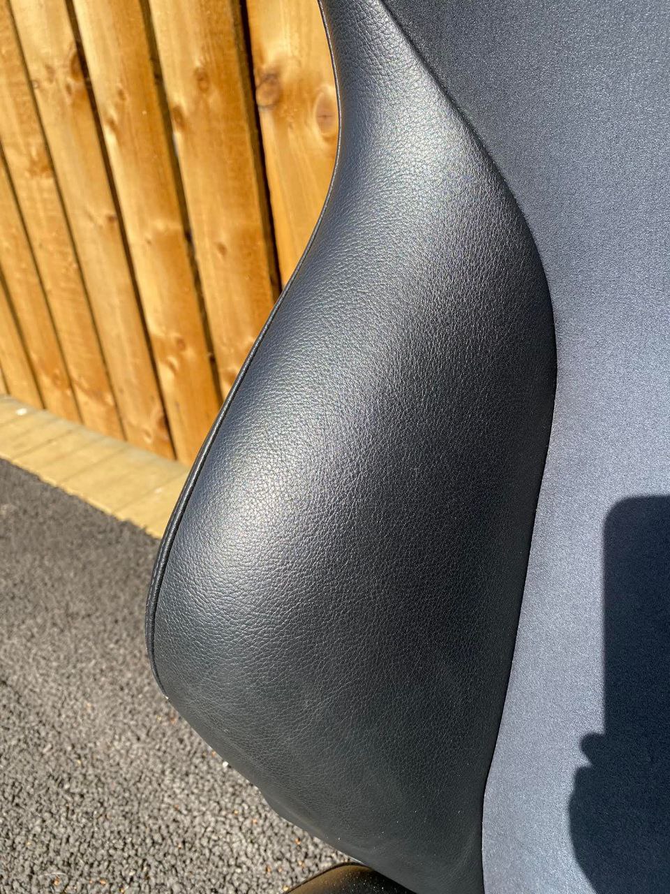 Pair of Genuine Renault Sport Megane R26 Recaro Trendline Seats - Image 2