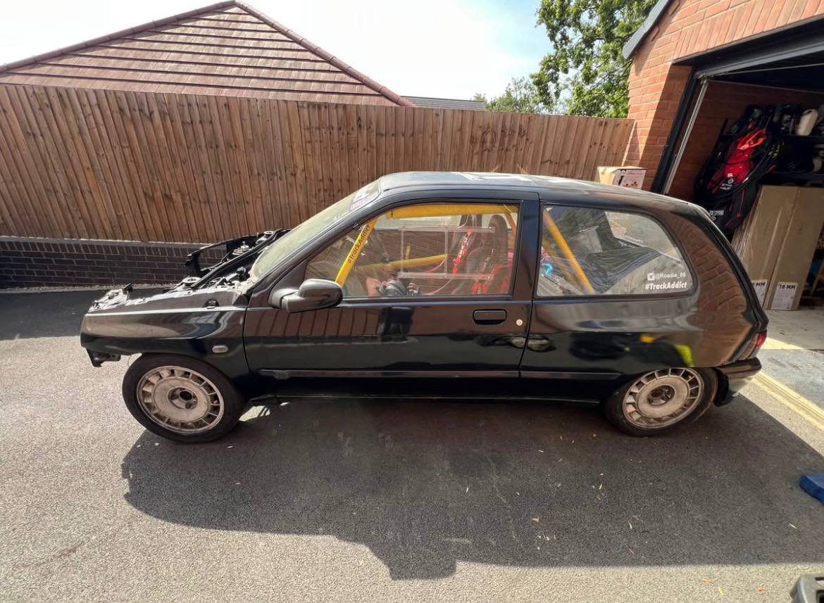 Renault Clio 16v Track-Prepped Rolling Shell – Welded Cage & Upgrades